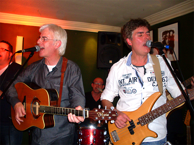 Holmes & Watson mit Pepe