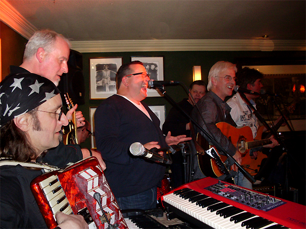 Holmes & Watson & Southside Jam Houseband